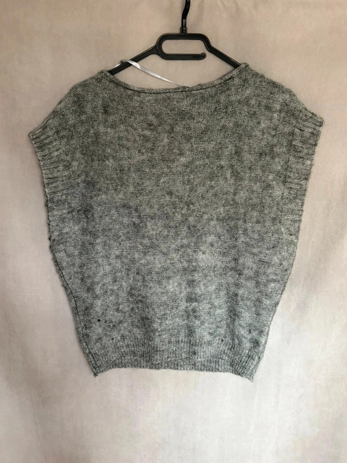 Joli pull léger gris sans manche – photo 3